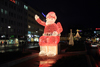 Weihnachtsdeko vor dem KaDeWe